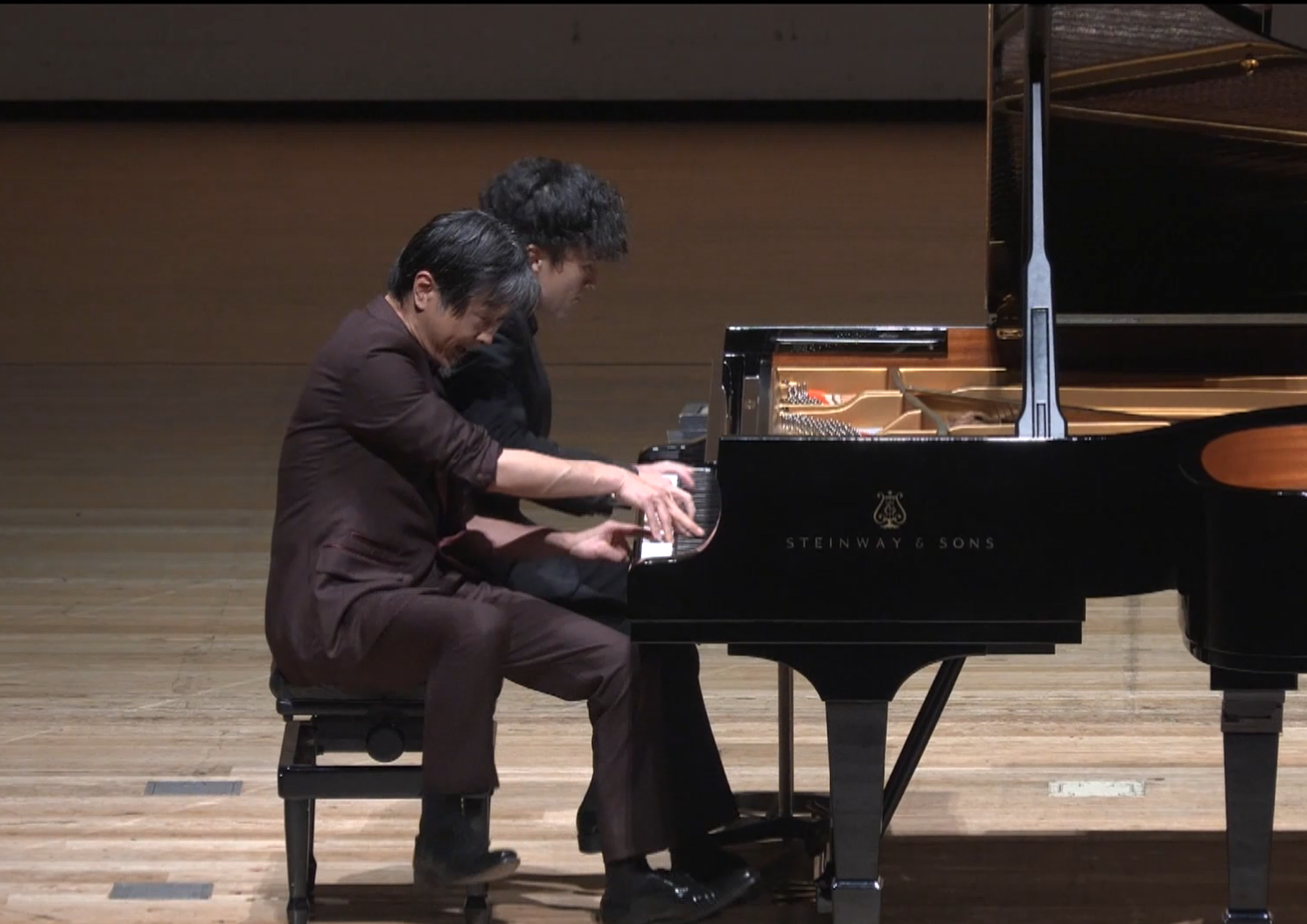 「レ・フレール」の演奏動画